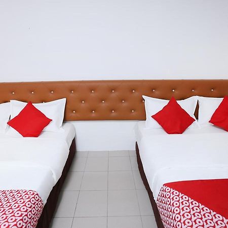 ג'והור בהרו Oyo 89672 Eg Hotel Jj מראה חיצוני תמונה