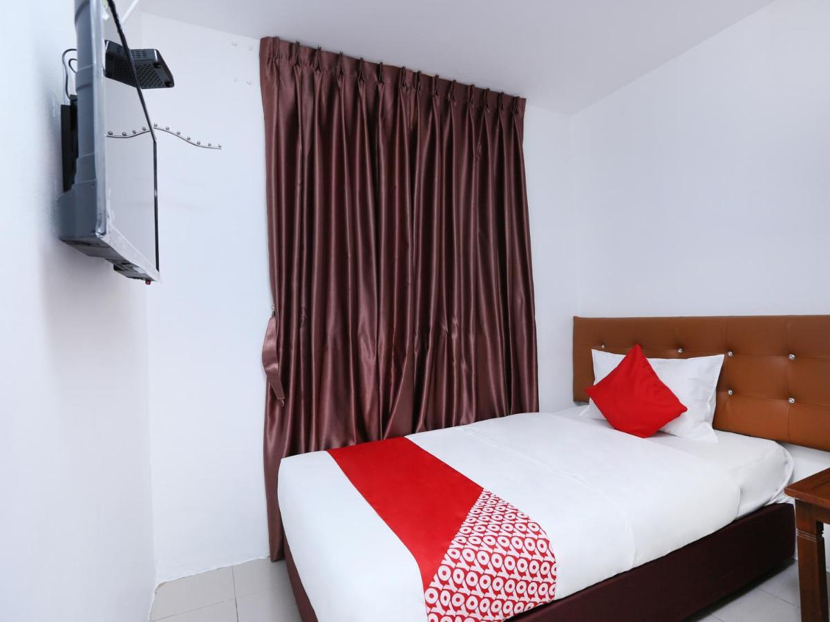ג'והור בהרו Oyo 89672 Eg Hotel Jj מראה חיצוני תמונה