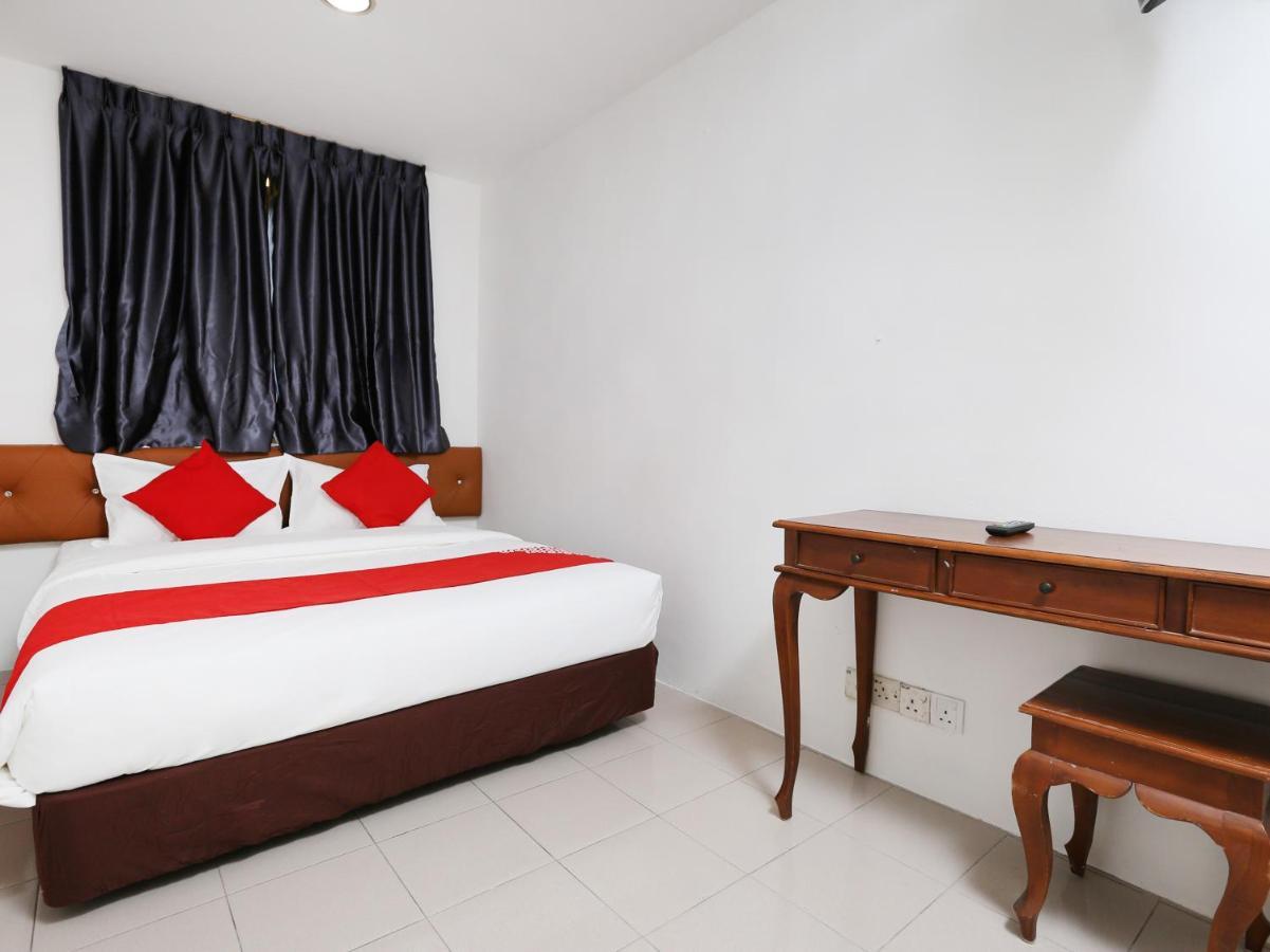 ג'והור בהרו Oyo 89672 Eg Hotel Jj מראה חיצוני תמונה