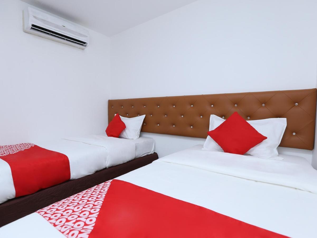 ג'והור בהרו Oyo 89672 Eg Hotel Jj מראה חיצוני תמונה