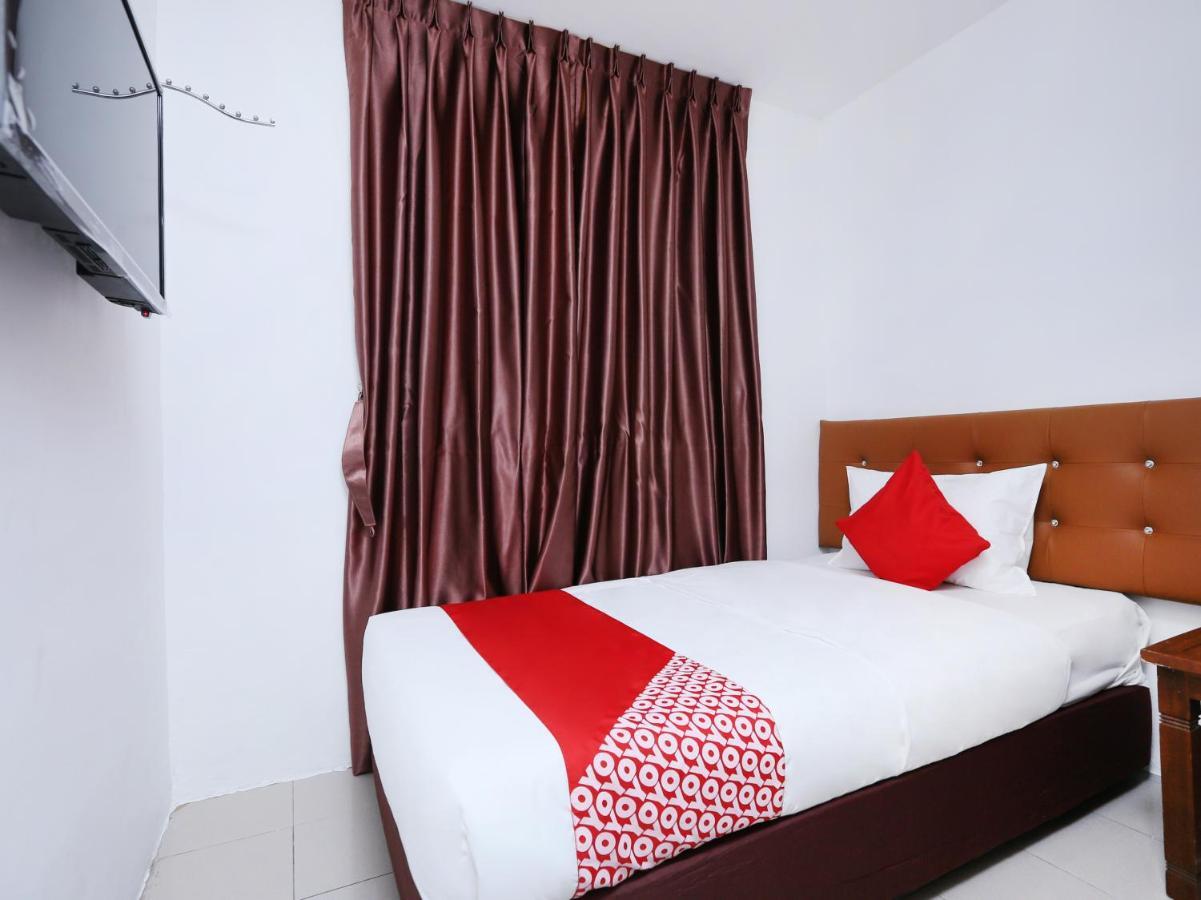 ג'והור בהרו Oyo 89672 Eg Hotel Jj מראה חיצוני תמונה