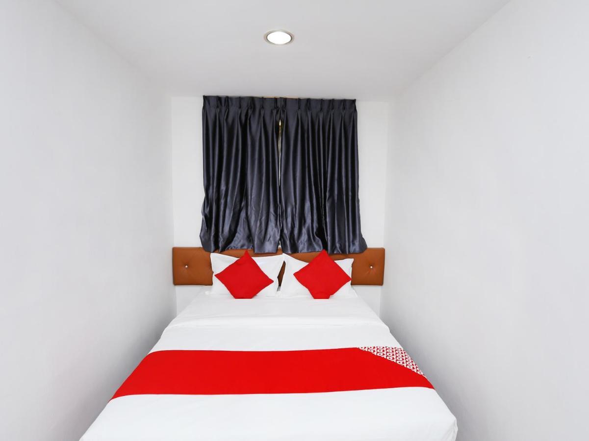 ג'והור בהרו Oyo 89672 Eg Hotel Jj מראה חיצוני תמונה