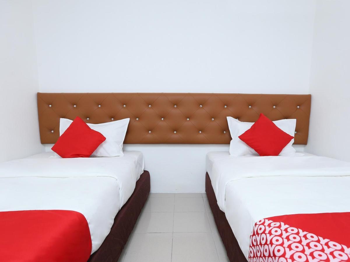 ג'והור בהרו Oyo 89672 Eg Hotel Jj מראה חיצוני תמונה
