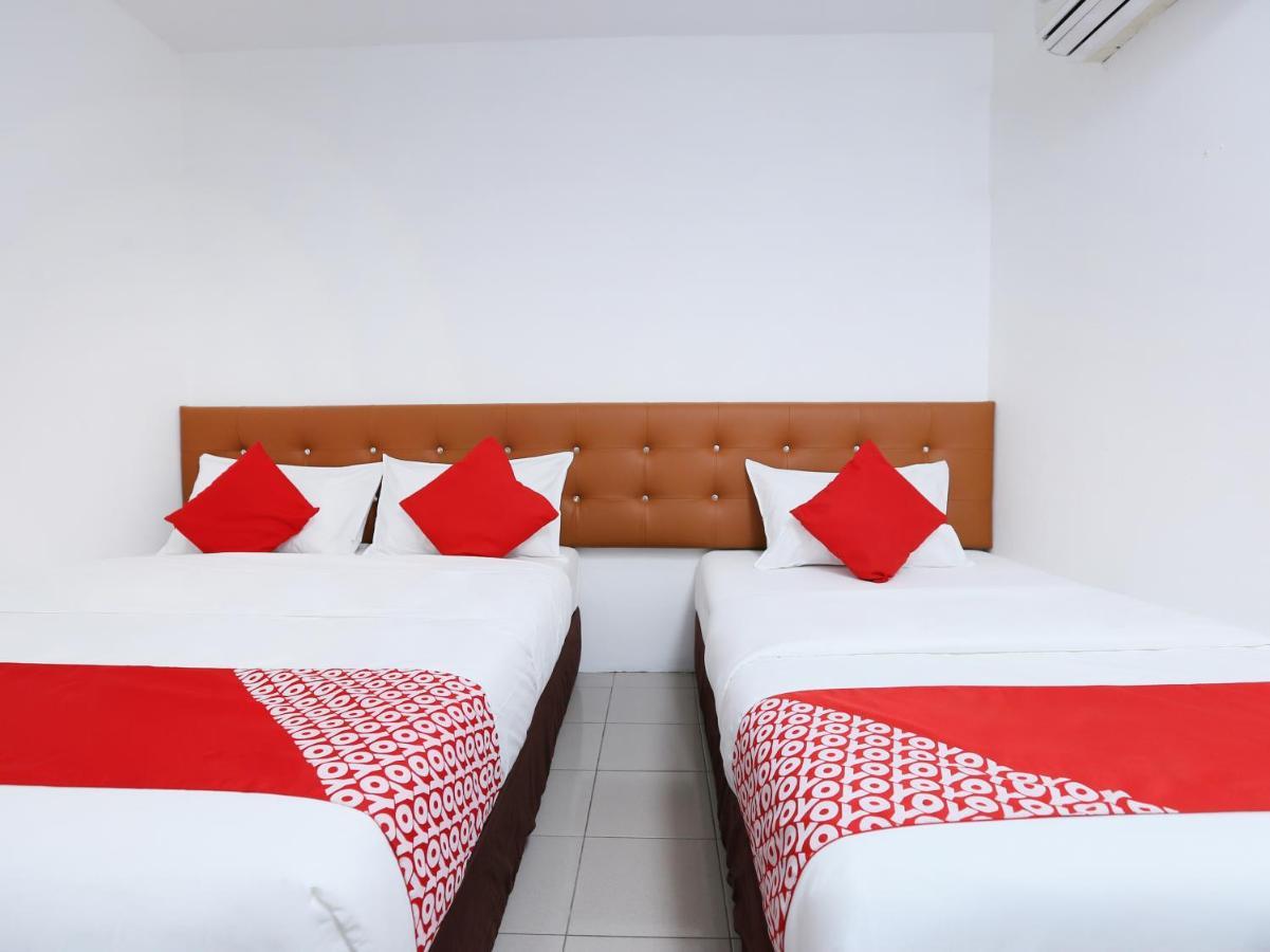 ג'והור בהרו Oyo 89672 Eg Hotel Jj מראה חיצוני תמונה