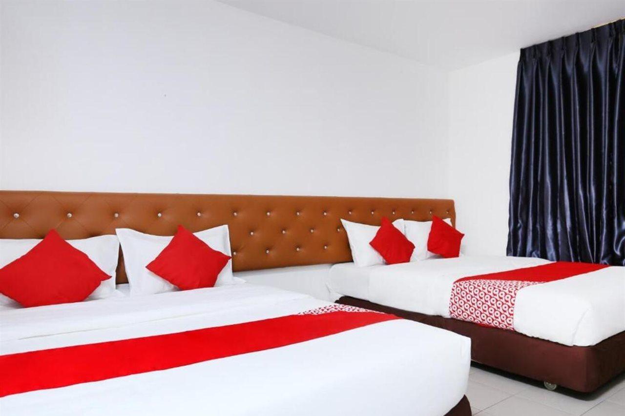 ג'והור בהרו Oyo 89672 Eg Hotel Jj מראה חיצוני תמונה