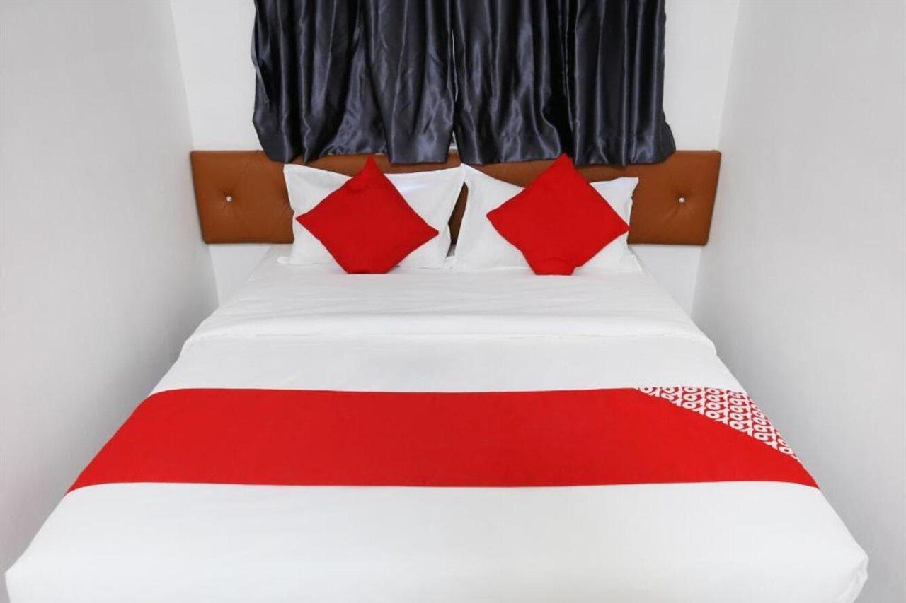 ג'והור בהרו Oyo 89672 Eg Hotel Jj מראה חיצוני תמונה