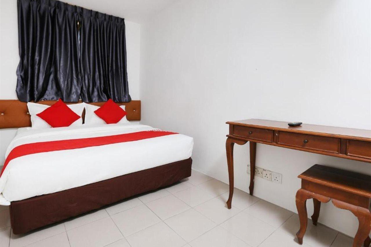 ג'והור בהרו Oyo 89672 Eg Hotel Jj מראה חיצוני תמונה